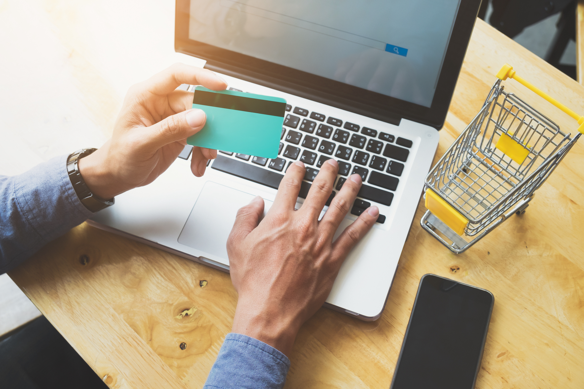 HOW TO START A SUCCESSFUL E-COMMERCE BUSINESS: A Step-by-Step Guide